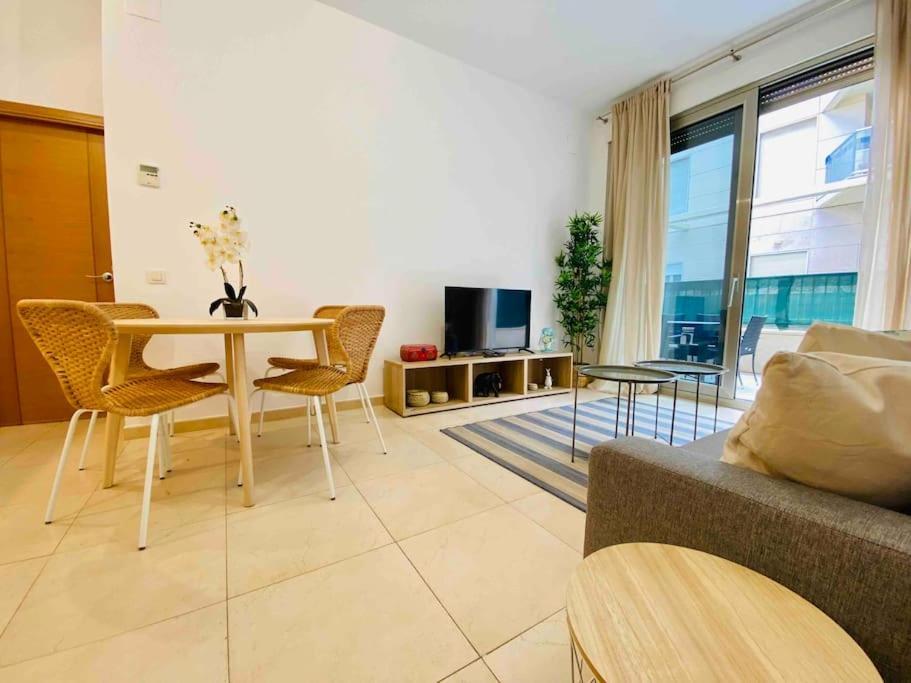 Stylish With Terrace On The Beachfrom Appartement Valence