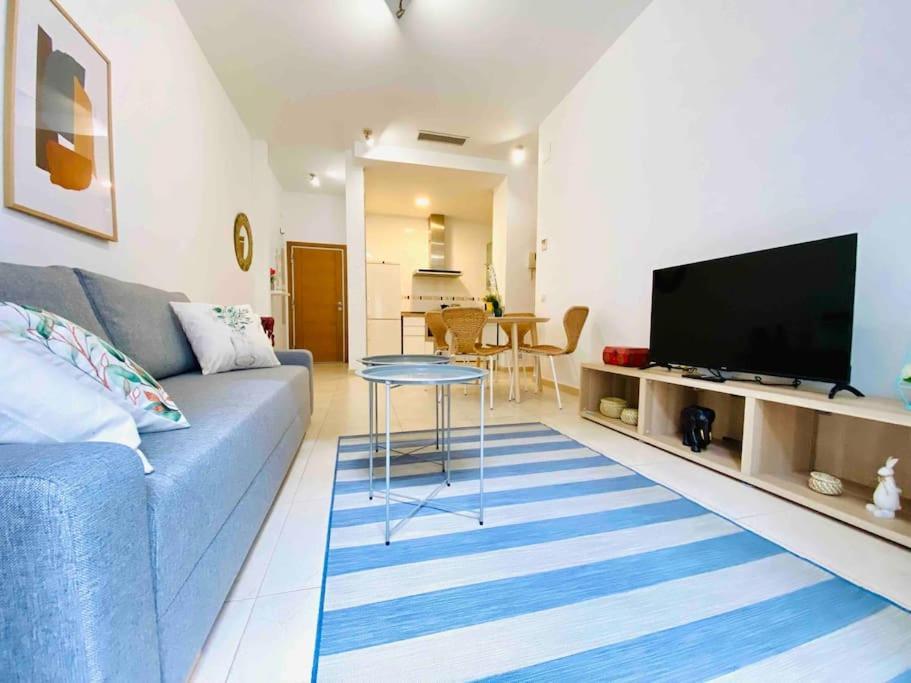 Appartement Stylish With Terrace On The Beachfrom *